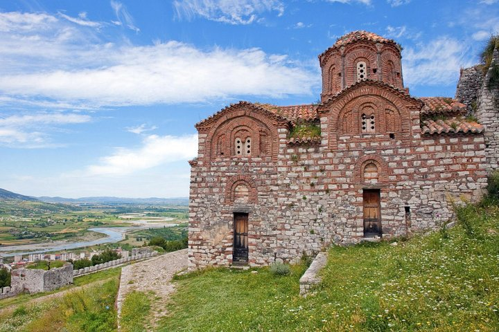 Check IN Berat - Photo 1 of 5