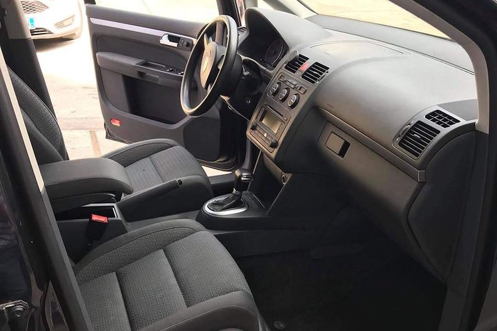 Volkswagen Touran 5 seats