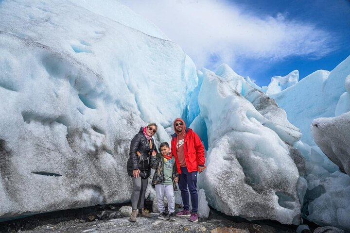 Blue Safari Experience: Hiking and Navigation on Glaciers - Photo 1 of 9