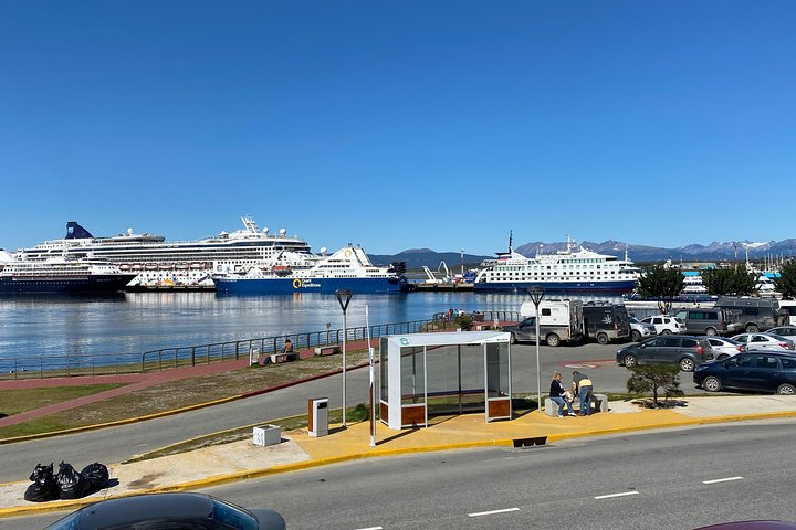 Transfer Ushuaia Airport - Hotel in Ushuaia - Ushuaia Airport  - Photo 1 of 3