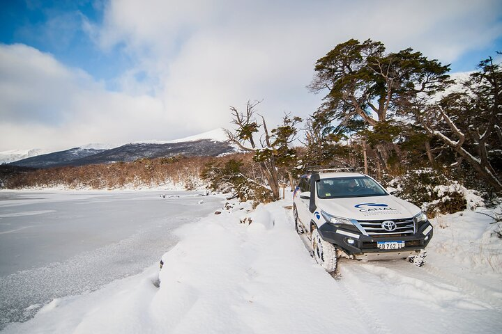 Winter in Ushuaia: Lakes Escondido and Fagnano 4x4 tour with lunch - Photo 1 of 15