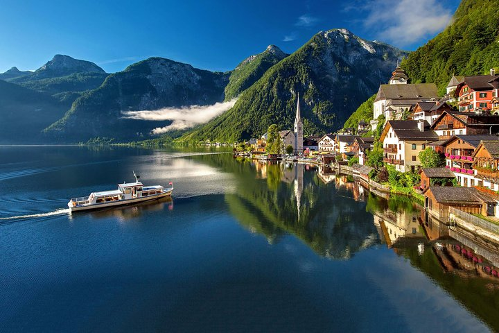 Full Day Private Tour to Hallstatt