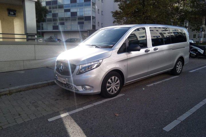 Mercedes Vito 9 seater