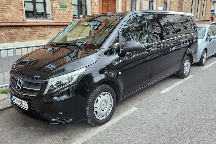 Private airport transfer in Vienna for up to 8 people in minibus - Photo 1 of 6