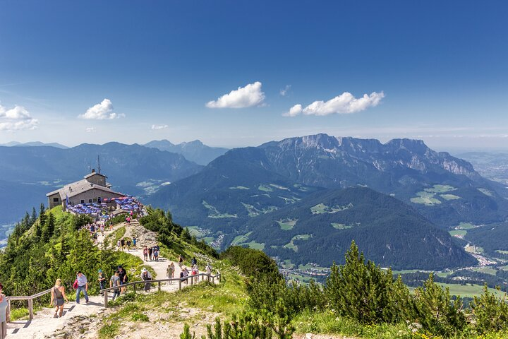 Private Driver from Salzburg to Munich, 3h Stop in Eagle's Nest - Photo 1 of 7