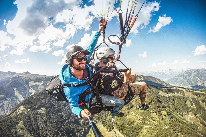 Tandem paragliding in Zell am See with Falken Air - an unforgettable experience!