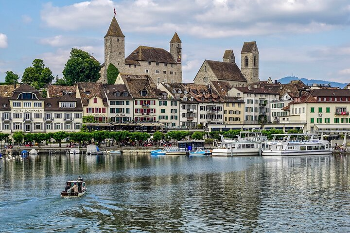 Private Transfer From Hallstatt To Zurich With a 2 Hour Stop - Photo 1 of 6