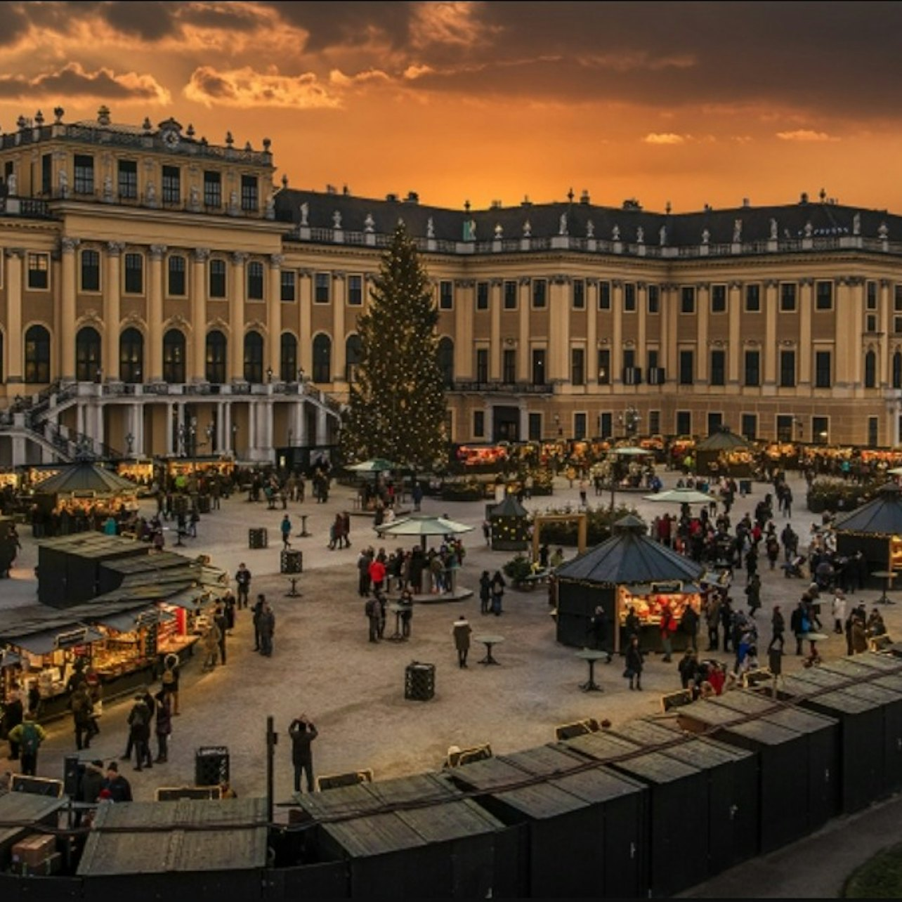 Chợ Giáng sinh tại Schoenbrunn nổi tiếng