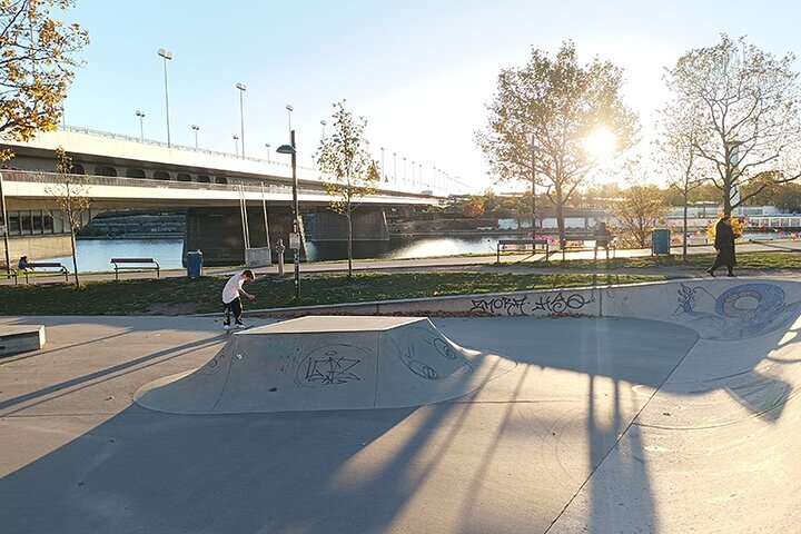 Skateboarding in Vienna – Experience skating and new friends in the skate park - Photo 1 of 14