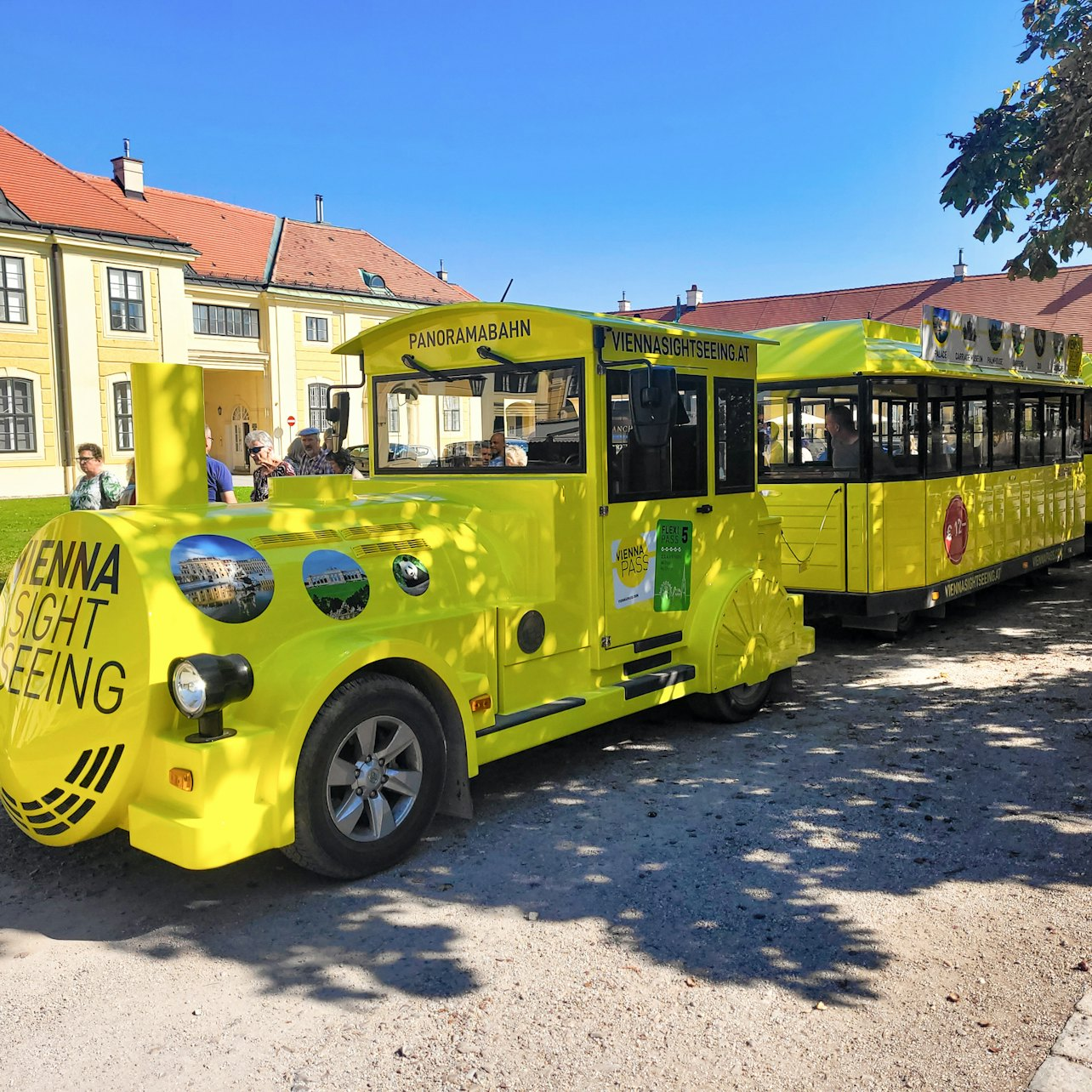 Vienna: Panoramabahn Schönbrunn Express Hop-on Hop-off Train - Photo 1 of 13