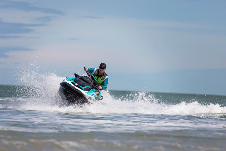 1-Hour Thunderball Shipwreck Jet Skiing in Darwin - Photo 1 of 11