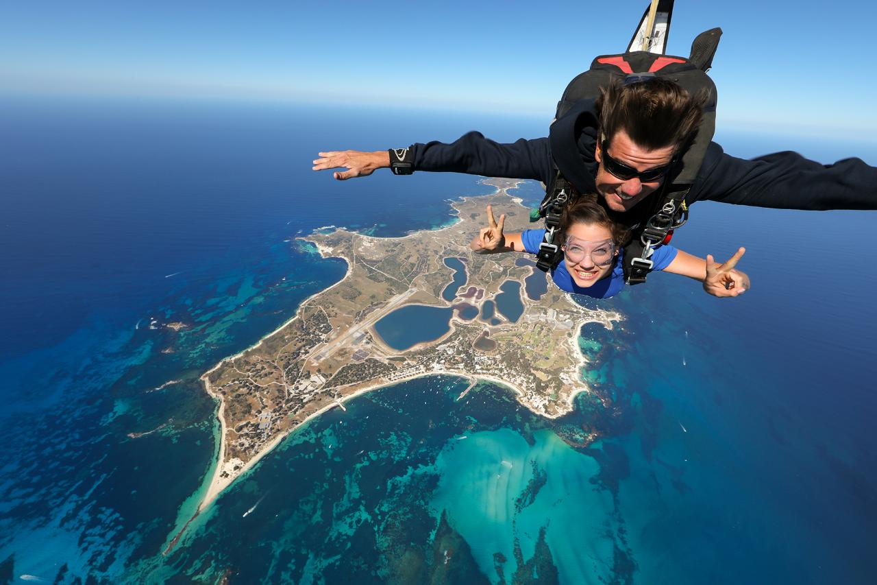 10,000ft Rottnest Island Tandem Skydive - Photo 1 of 2