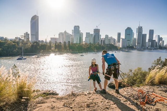 Abseil from 20m heights down the Kangaroo Point Cliffs