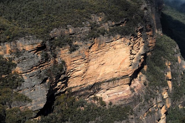 sandstone escarpment, Blue Mountains