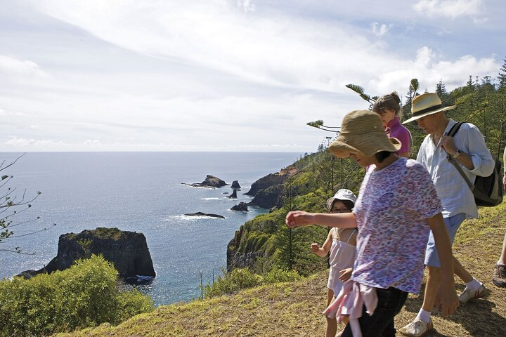 Breakfast Bushwalk in Norfolk Island - Photo 1 of 7