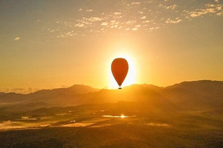 Cairns Hotair Balloon + Kuranda Day Tour Combo - Photo 1 of 12