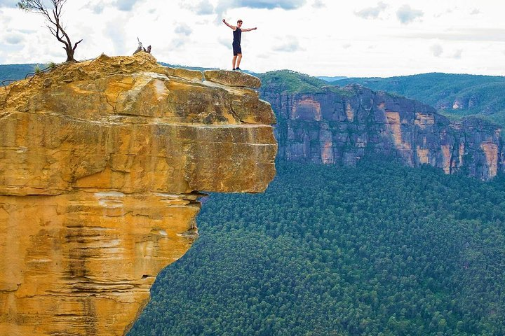 WOW - Hanging out with HANGING ROCK