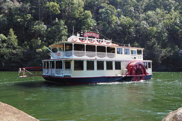 Cruising Through the Nepean Gorge