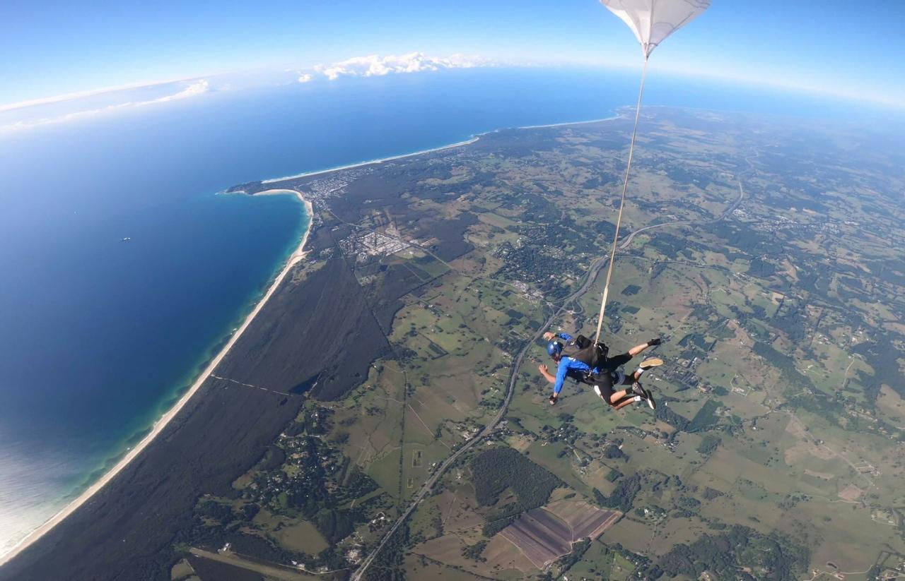 Weekday Byron Bay up to 15,000ft tandem skydive with Brisbane transfer - Photo 1 of 4