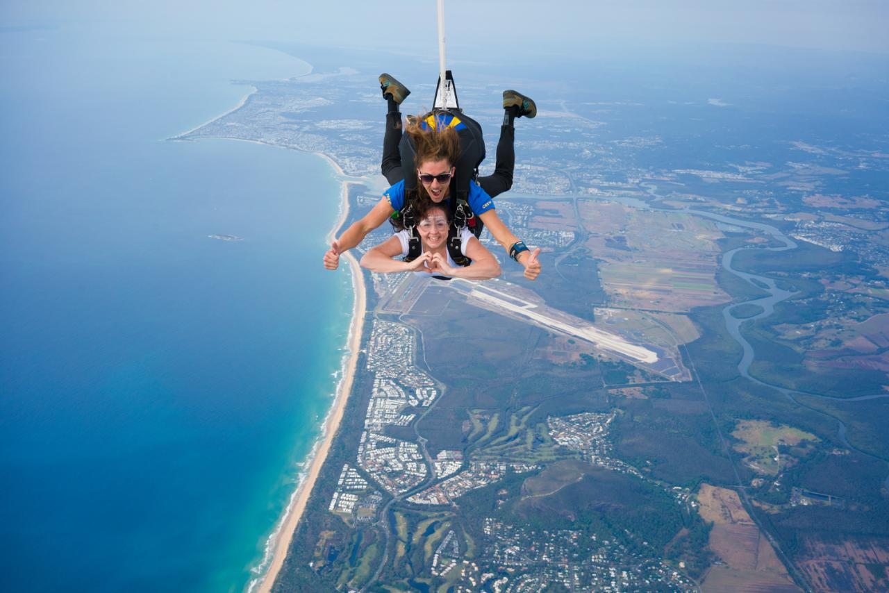 Weekday Noosa up to 10,000ft tandem skydive - Photo 1 of 3