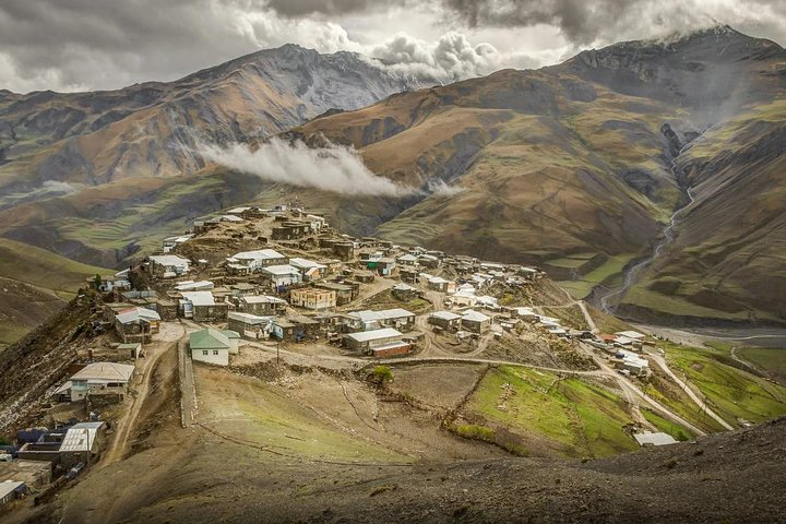 Life in the clouds: Day Trip to Quba and Khinalig - Photo 1 of 11