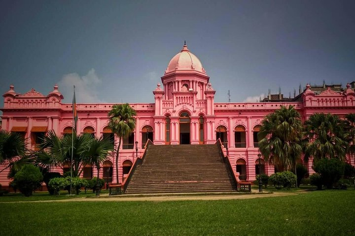 Ahsan Manzil; The Pink Palace, saying the lavish lifestyle of Dhaka's Nawab (King)