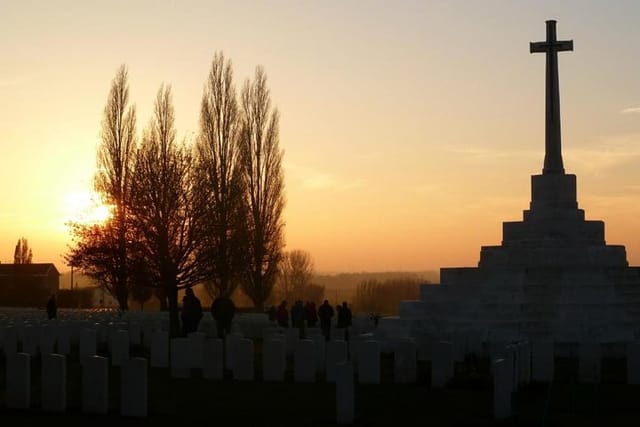 From LIlle or Bruges, Christmas Truce to Passchendaele Ypres 1 day WW1 private  - Photo 1 of 7