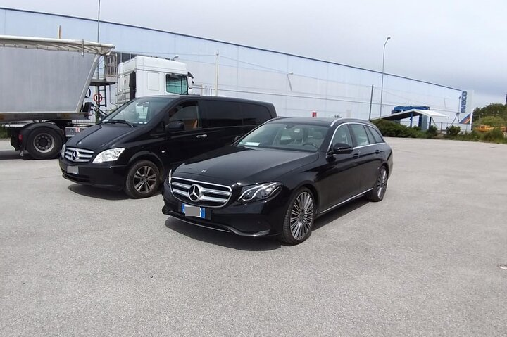 Ostend Airport (OST) to Bruges hotel - RoundTrip Private Transfer - Photo 1 of 16