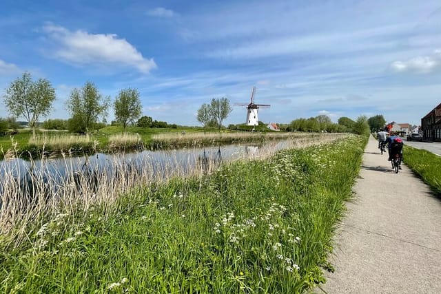 Private Scenic bike tour Bruges countryside - Photo 1 of 8