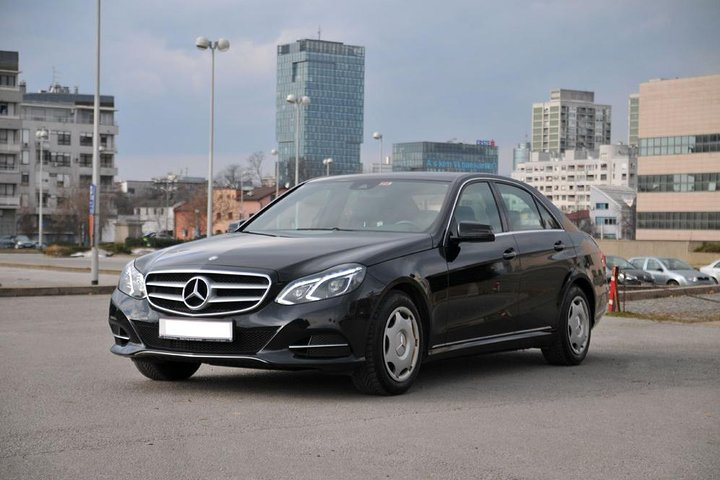 Private transfer from Brussels Airport to Brussels city Business car - Photo 1 of 2