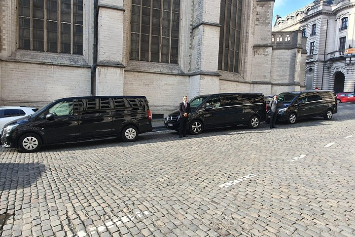 Private Transfer from Brussels to Amsterdam stopping in De Haar Castle - Photo 1 of 17