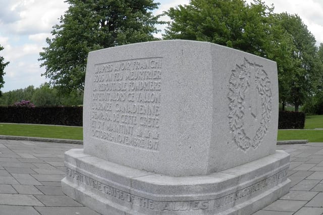 Crest Farm Memorial