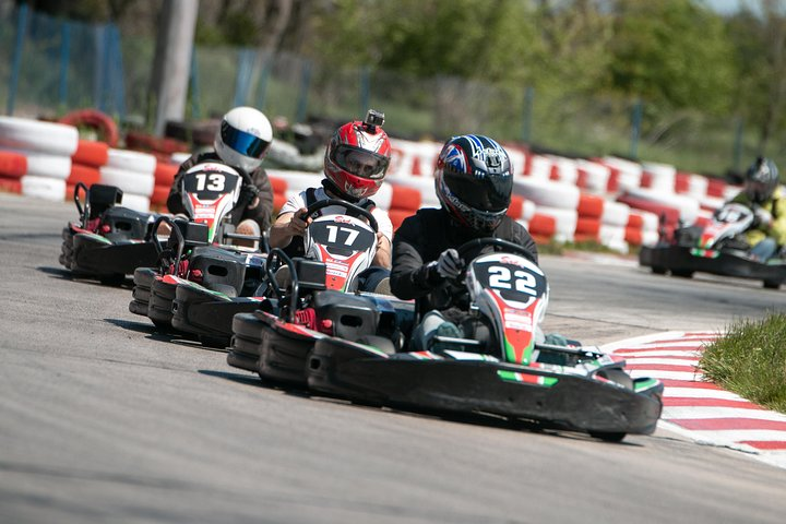 15 Min Of Go Karting - Photo 1 of 6