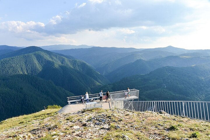 Hiking to Eagle's Eye and Devil's Throat Cave - Photo 1 of 4