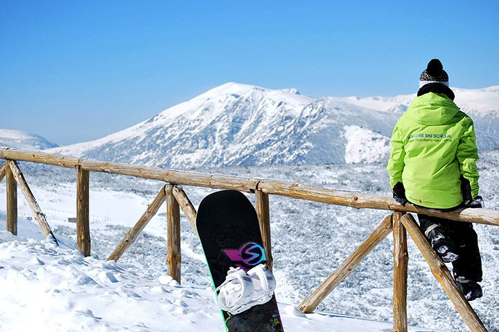 Private snowboard lessons - Photo 1 of 3