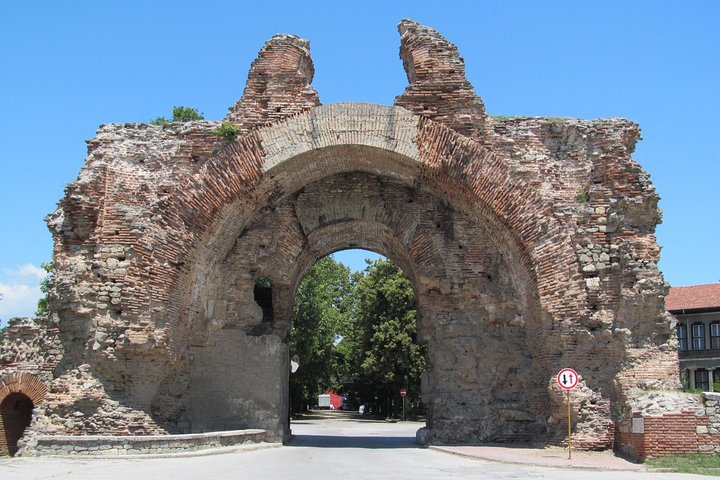 Hisarya - main entrance of the fortress - The Came