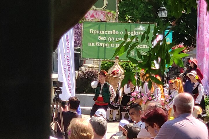 The Superb Rose Festival in Karlovo - Photo 1 of 8