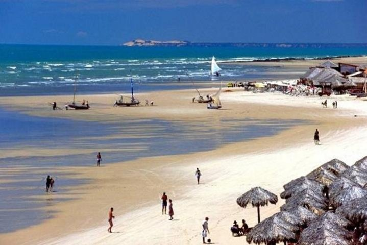 Canoa Quebrada's amazing beach