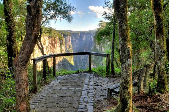 Canyon Itaimbezinho Tour: trail with picnic - Photo 1 of 6