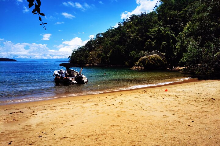 Private speedboat tour