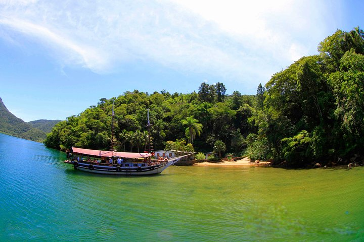 Enjoy a sunny day in Ilha Grande