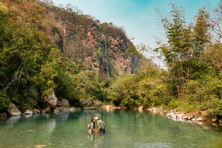 Tour to the Boca Da Onca Waterfall  - Photo 1 of 6