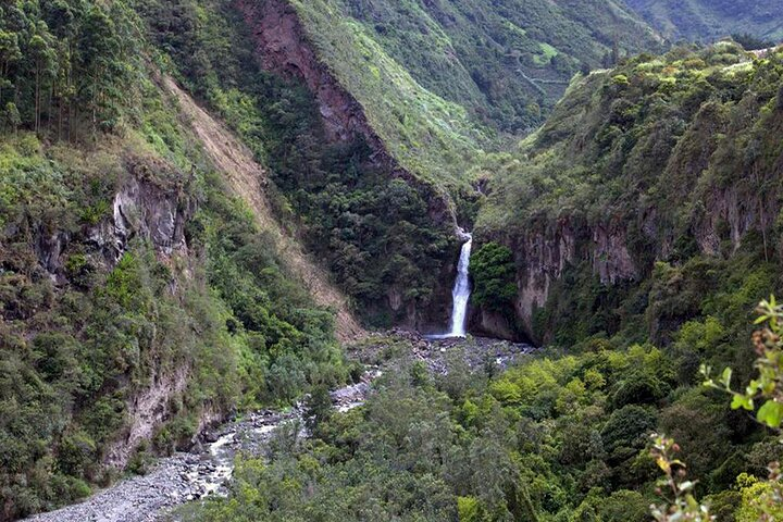 Visit to the Marvelous Waterfalls of Presidente Figueiredo - Photo 1 of 7