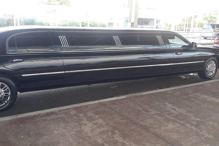 Round Trip Nassau Airport ARRIVAL (NASSAU LIMOUSINE) - Photo 1 of 6