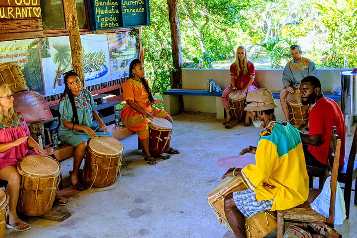 Garifuna Drumming and Dancing Class in Hopkins Village Belize - Photo 1 of 18