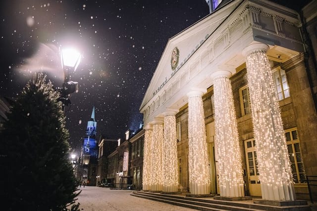 Christmas Walking Tour in Old Montreal - Photo 1 of 15