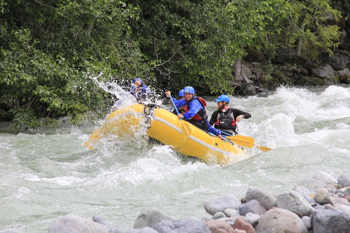 Family Friendly Cheakamus Splash Rafting - Photo 1 of 13