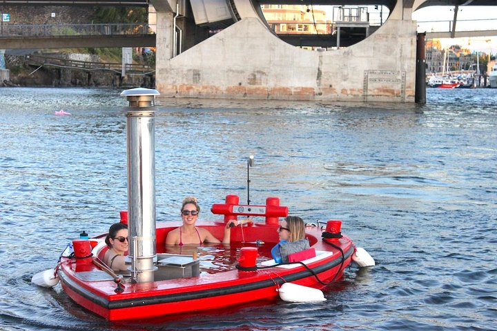 Hot Tub Boat Victoria - Photo 1 of 11