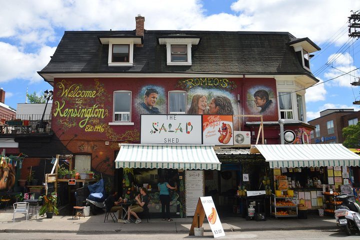 Kensington market scene