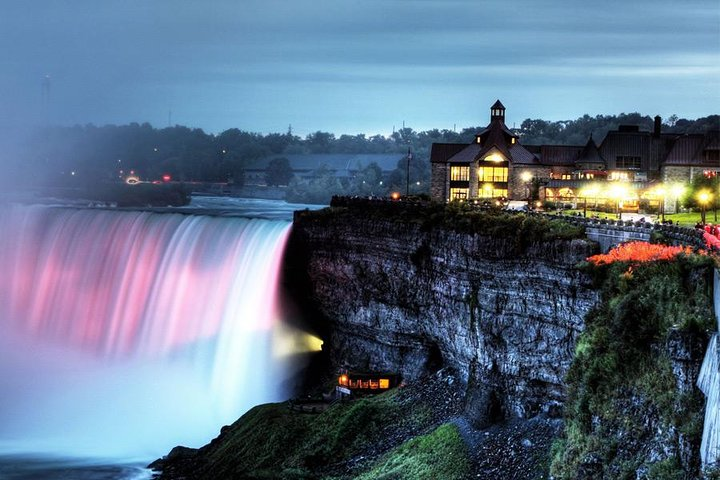 Night on Niagara 